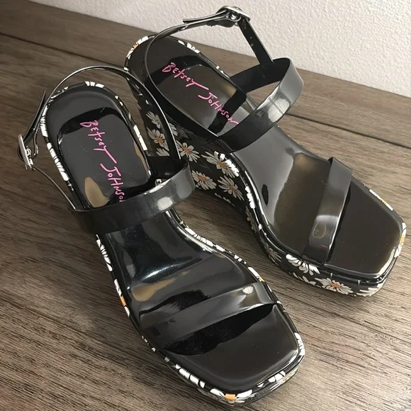 EUC [Betsey Johnson] Landry Daisy Floral Platform Wedge Sandals Women’s Sz 6.5 - Picture 9 of 14